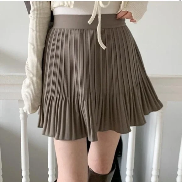 Storets Taupe Pleated Mini Skirt - Picture 1 of 5